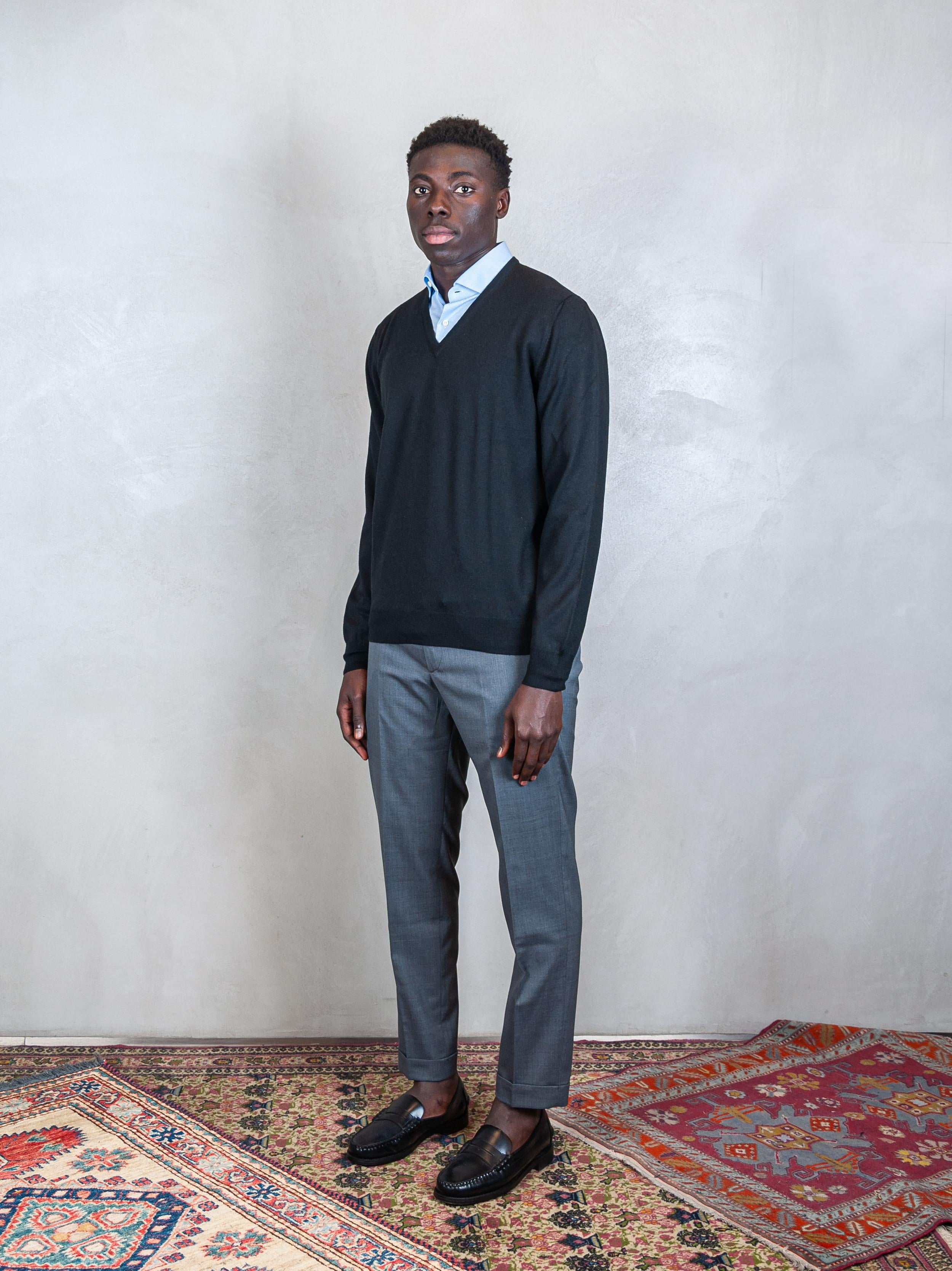 V Neck Knit 55115-14290 099 Raphael - Grnsas 