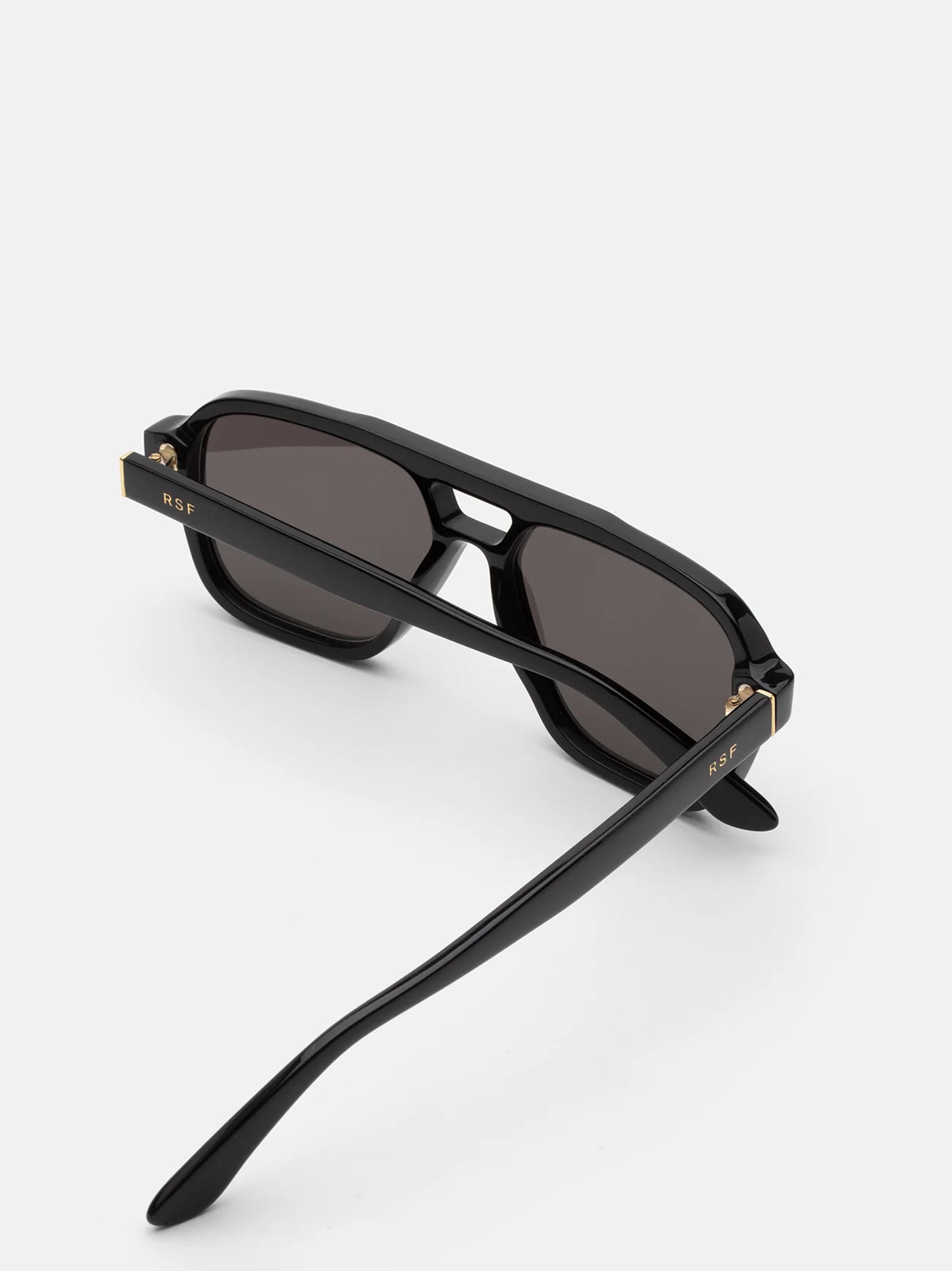 Maneval Black